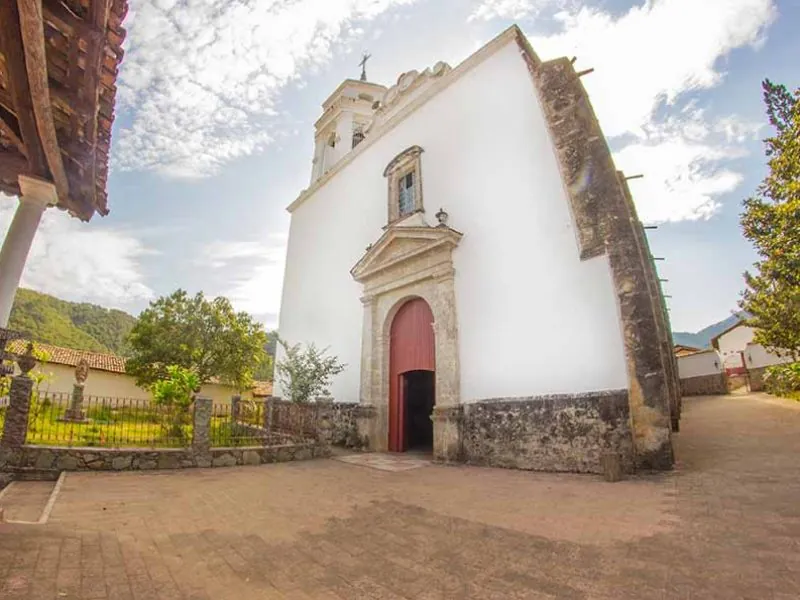 Whitewashed colonial church in San Sebastián del Oeste